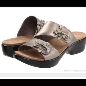 Dansko Donna bronze leather flower sandals slide wedge size 8.5